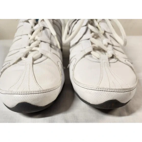 Nike Musique IV sneaker‎ shoe womens size 11 white 324751-141 - Picture 4 of 9